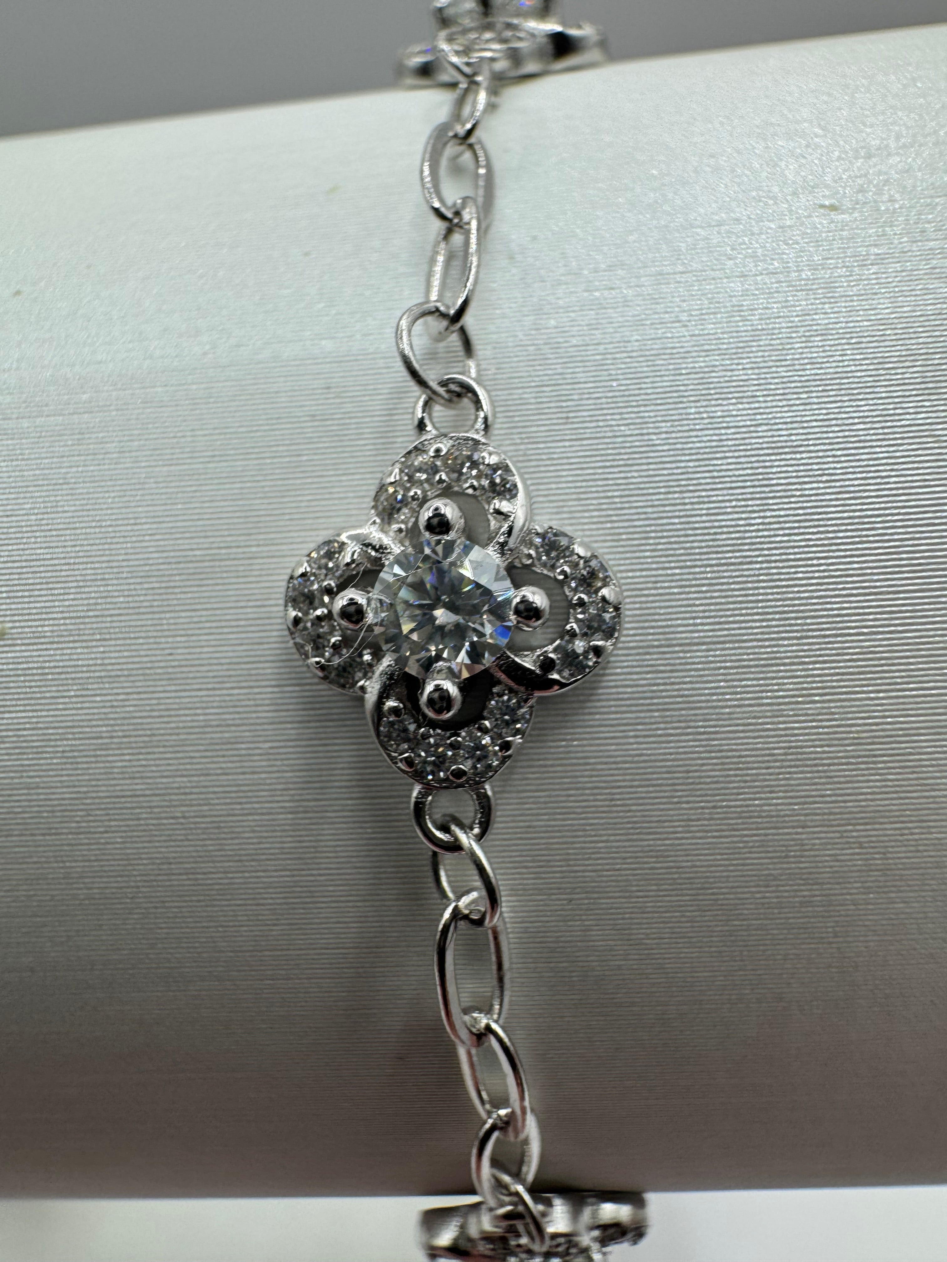 Moissanite clover bracelet